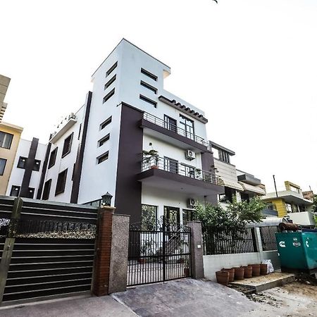 Hotel Vizima Palace - Near Wave City Center Metro Station Noida Exterior photo